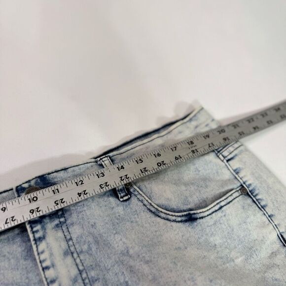 Rocawear Jean Shorts Mens W38 Blue Acid Light Wash Orignal Denim 90s Y2K Hip Hop - Picture 3 of 8